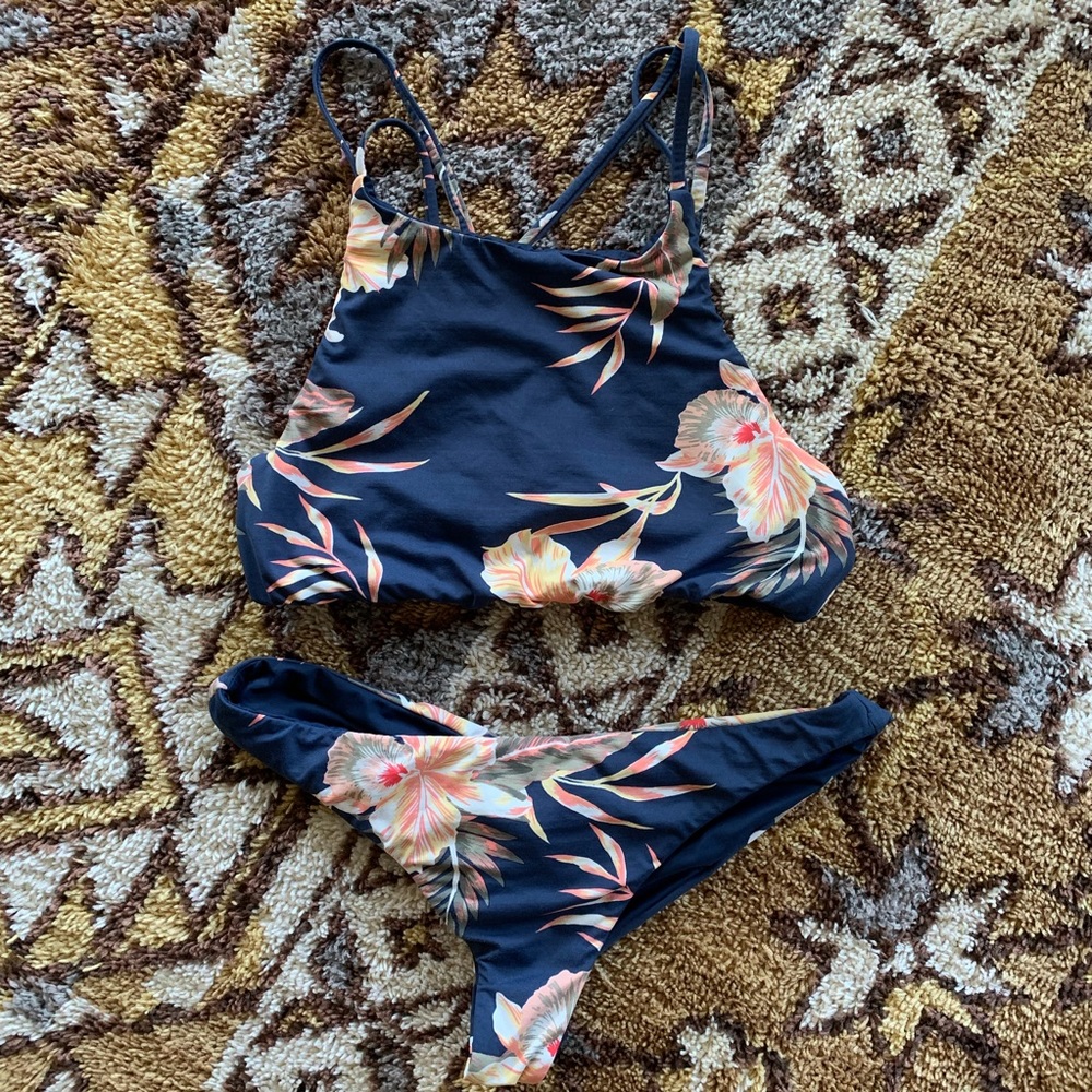 Roxy Floral Bikini!🌸🌺